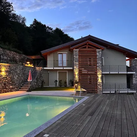 Aria Del View And Pool